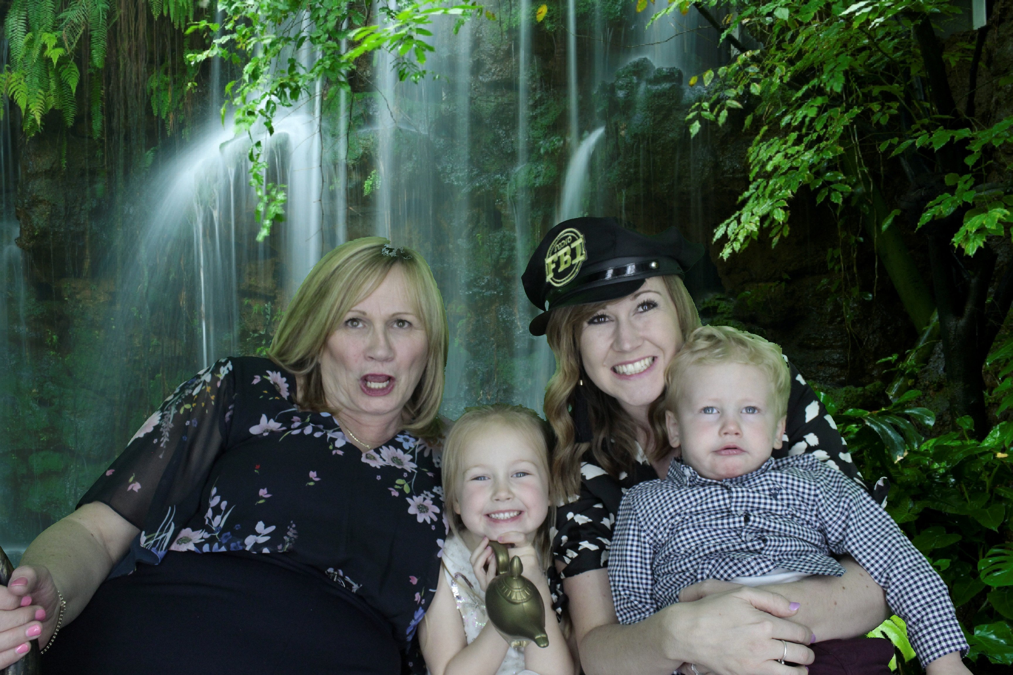 Steve's 65th & Susan 60th Birthday | View more photos from the event at gallery.myphotoboothexperience.co.uk/u/MyPhotoBoothExperienceLtd/Steves-65th-Susan-60th-Birthday